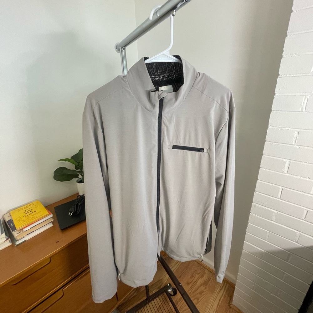 Vuori Windbreaker Size: L